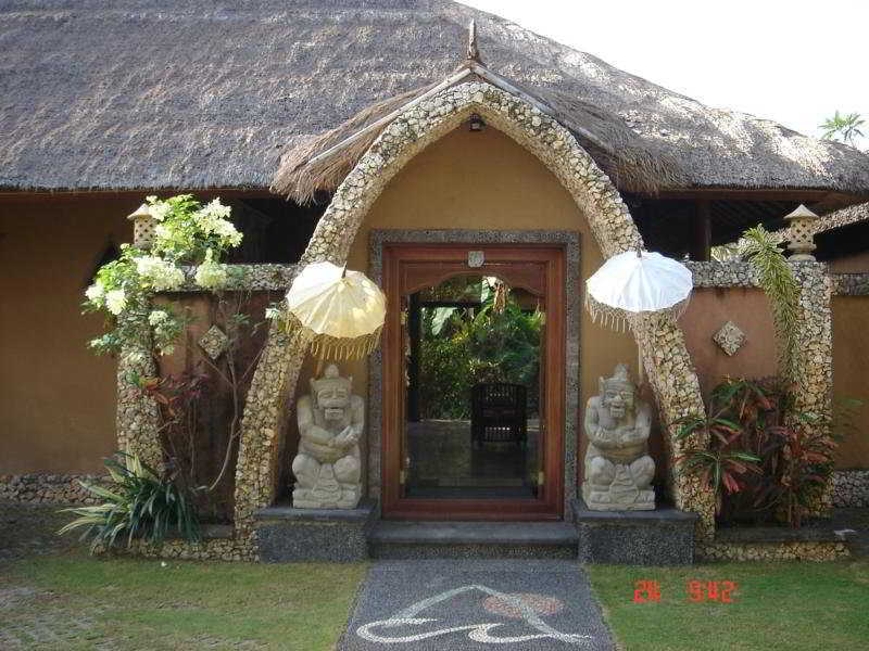 Hotel Puri Madawi Seminyak  Exterior photo