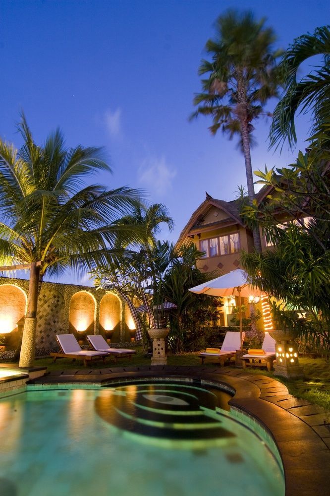 Hotel Puri Madawi Seminyak  Exterior photo