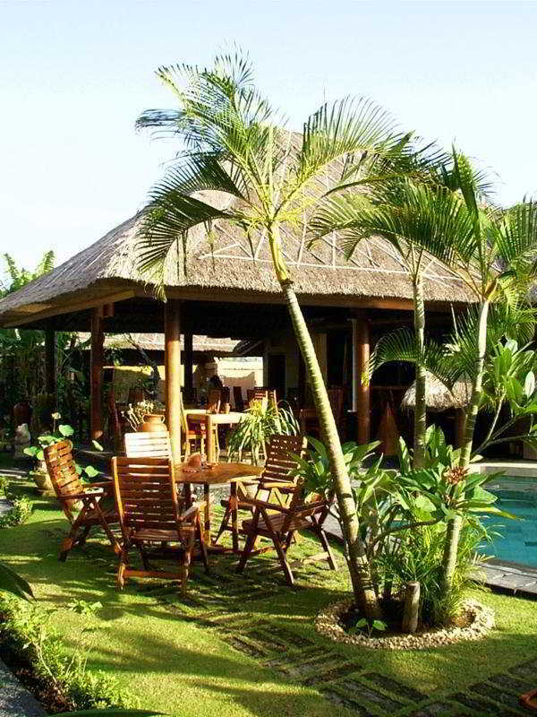 Hotel Puri Madawi Seminyak  Exterior photo